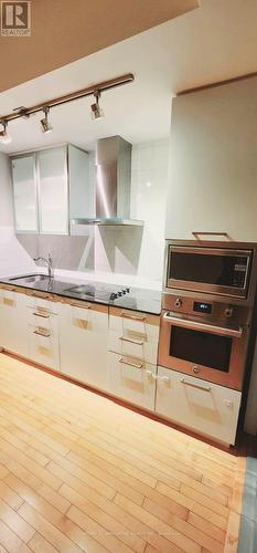 3311 - 12 York Street, Toronto, ON - Indoor Photo Showing Kitchen