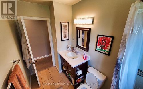 2386 4Th Line, Innisfil (Churchill), ON - Indoor Photo Showing Bathroom