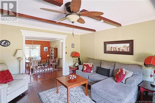 5476 Route 10 Hwy, Hardwood Ridge, NB - Indoor Photo Showing Living Room