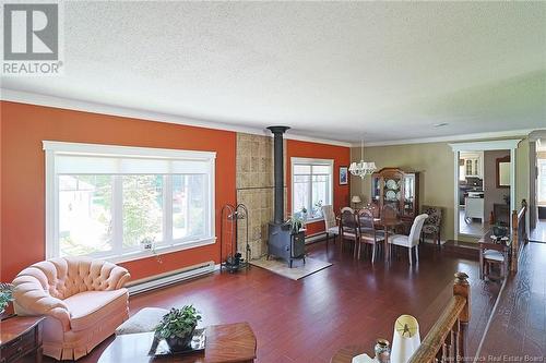 5476 Route 10 Hwy, Hardwood Ridge, NB - Indoor Photo Showing Living Room