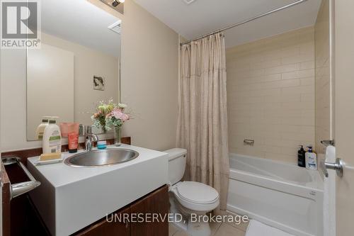 305 - 5 Mariner Terrace, Toronto (Waterfront Communities), ON - Indoor Photo Showing Bathroom