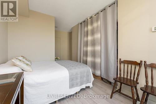 305 - 5 Mariner Terrace, Toronto, ON - Indoor Photo Showing Bedroom