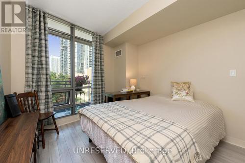 305 - 5 Mariner Terrace, Toronto (Waterfront Communities), ON - Indoor Photo Showing Bedroom