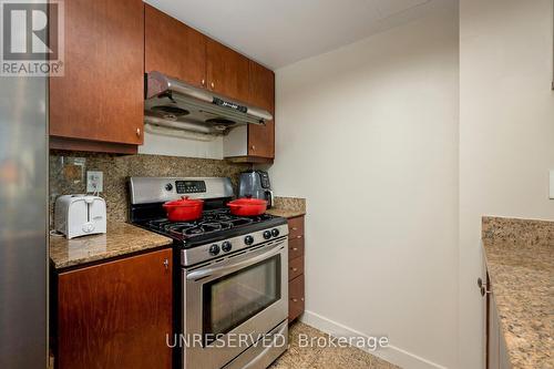 305 - 5 Mariner Terrace, Toronto (Waterfront Communities), ON - Indoor Photo Showing Kitchen