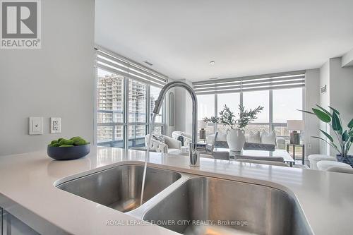 2401 - 5025 Four Springs Avenue S, Mississauga (Hurontario), ON - Indoor Photo Showing Kitchen With Double Sink