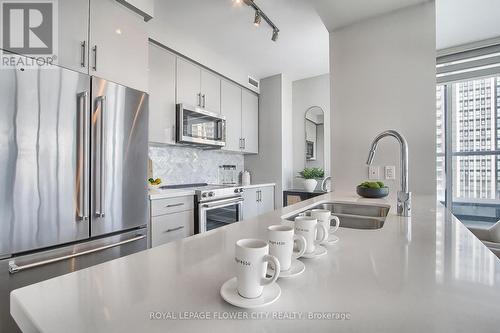 2401 - 5025 Four Springs Avenue S, Mississauga (Hurontario), ON - Indoor Photo Showing Kitchen With Stainless Steel Kitchen With Double Sink With Upgraded Kitchen