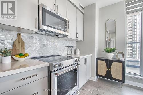 2401 - 5025 Four Springs Avenue S, Mississauga, ON - Indoor Photo Showing Kitchen