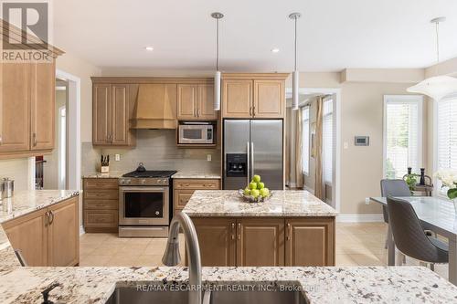 3301 Springflower Way, Oakville (Bronte West), ON - Indoor Photo Showing Kitchen With Stainless Steel Kitchen With Upgraded Kitchen