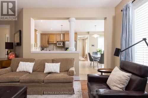 3301 Springflower Way, Oakville (Bronte West), ON - Indoor Photo Showing Living Room