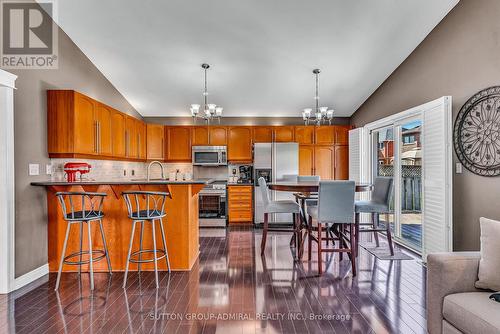 3335 Laburnum Crescent, Mississauga (Lisgar), ON - Indoor Photo Showing Kitchen