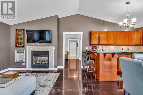 3335 Laburnum Crescent, Mississauga (Lisgar), ON - Indoor Photo Showing Living Room With Fireplace