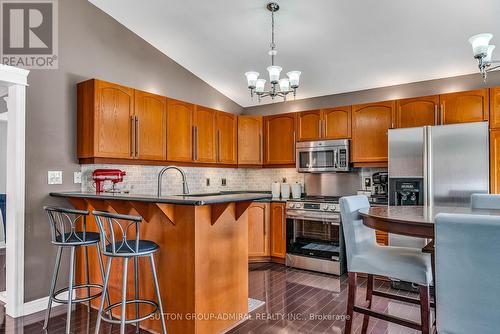 3335 Laburnum Crescent, Mississauga, ON - Indoor Photo Showing Kitchen