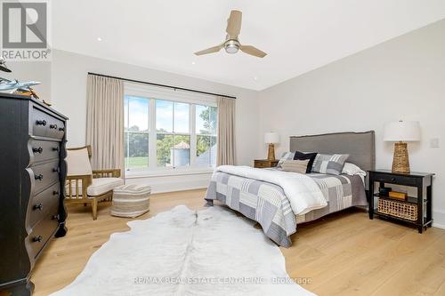 7460 Appleby Line, Milton (Nelson), ON - Indoor Photo Showing Bedroom