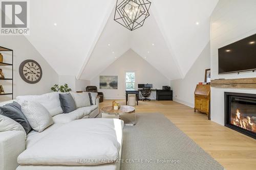 7460 Appleby Line, Milton (Nelson), ON - Indoor Photo Showing Living Room With Fireplace