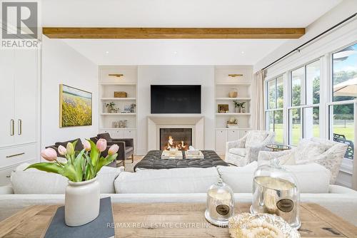 7460 Appleby Line, Milton (Nelson), ON - Indoor Photo Showing Living Room With Fireplace