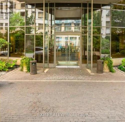 121 - 3888 Duke Of York Boulevard, Mississauga (City Centre), ON - Outdoor