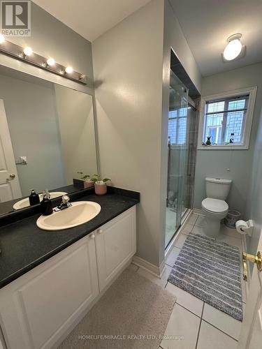 631 Warhol Way, Mississauga, ON - Indoor Photo Showing Bathroom