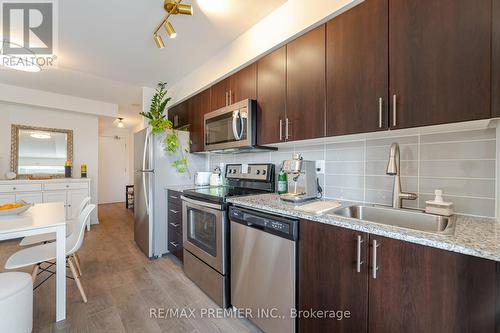 716 - 1420 Dupont Road, Toronto (Dovercourt-Wallace Emerson-Junction), ON - Indoor Photo Showing Kitchen With Upgraded Kitchen