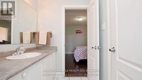 38 Eiffel Boulevard, Brampton (Vales Of Castlemore), ON - Indoor Photo Showing Bathroom