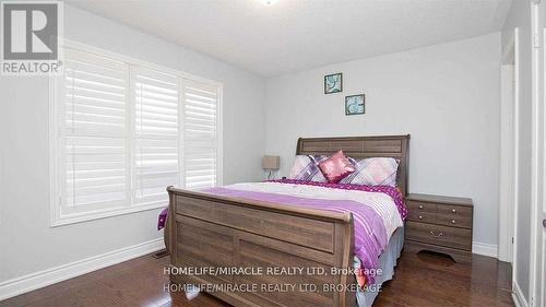 38 Eiffel Boulevard, Brampton (Vales Of Castlemore), ON - Indoor Photo Showing Bedroom