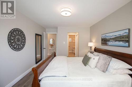 101 - 1270 Maple Crossing Boulevard, Burlington (Brant), ON - Indoor Photo Showing Bedroom