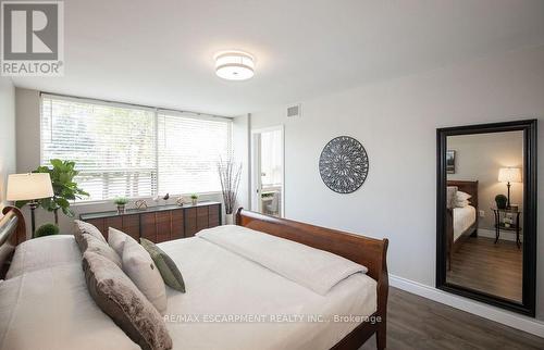 101 - 1270 Maple Crossing Boulevard, Burlington (Brant), ON - Indoor Photo Showing Bedroom