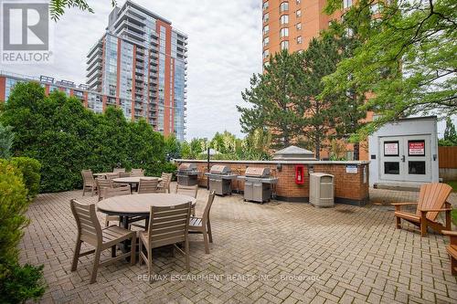 101 - 1270 Maple Crossing Boulevard, Burlington, ON - Outdoor