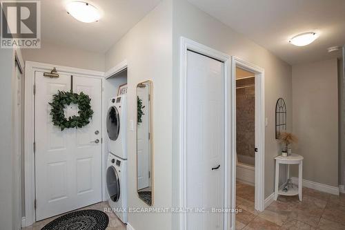 101 - 1270 Maple Crossing Boulevard, Burlington (Brant), ON - Indoor Photo Showing Laundry Room