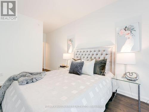 1607 - 9 Bogert Avenue, Toronto, ON - Indoor Photo Showing Bedroom