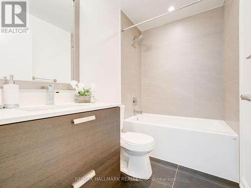 1607 - 9 Bogert Avenue, Toronto, ON - Indoor Photo Showing Bathroom