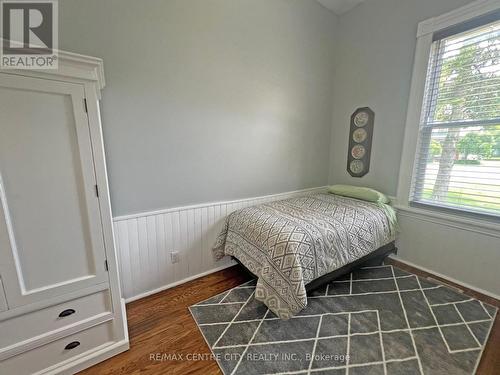 3670 Concession Drive, Southwest Middlesex (Glencoe), ON - Indoor Photo Showing Bedroom