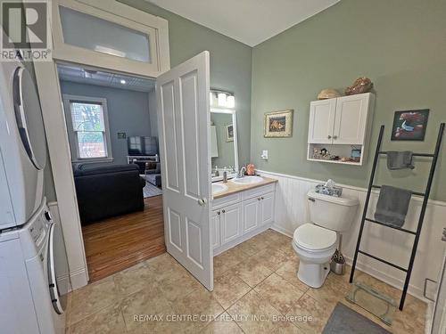 3670 Concession Drive, Southwest Middlesex (Glencoe), ON - Indoor Photo Showing Bathroom