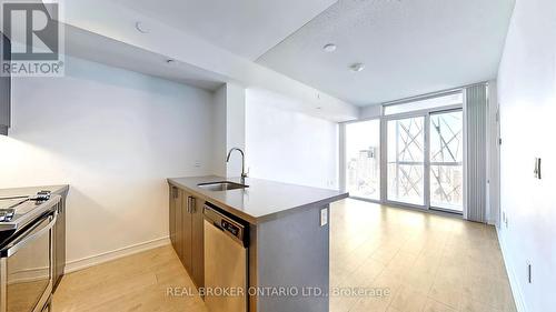 3605 - 50 Wellesley Street E, Toronto (Church-Yonge Corridor), ON - Indoor Photo Showing Kitchen