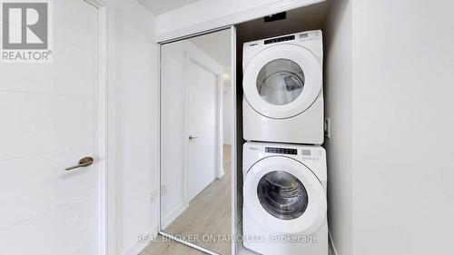 3605 - 50 Wellesley Street E, Toronto (Church-Yonge Corridor), ON - Indoor Photo Showing Laundry Room