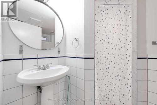 118 Everden Road, Toronto (Humewood-Cedarvale), ON - Indoor Photo Showing Bathroom