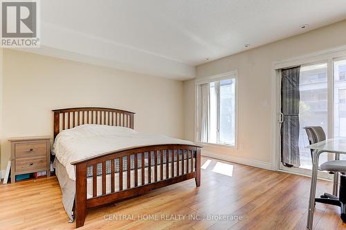 21 - 21 Galleria Parkway, Markham (Commerce Valley), ON - Indoor Photo Showing Bedroom