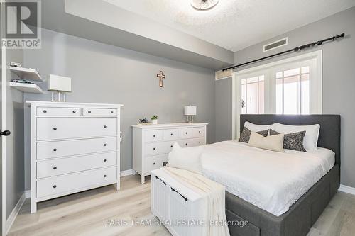 701 - 9235 Jane Street, Vaughan, ON - Indoor Photo Showing Bedroom