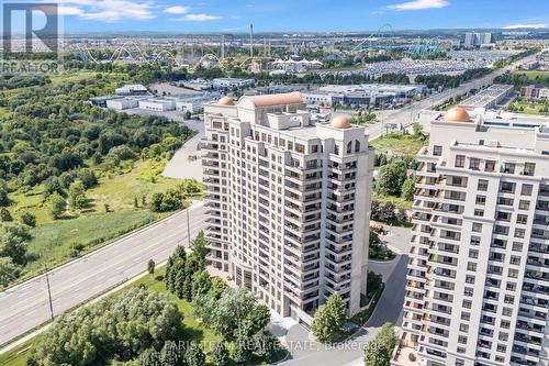 701 - 9235 Jane Street, Vaughan, ON - Outdoor With View