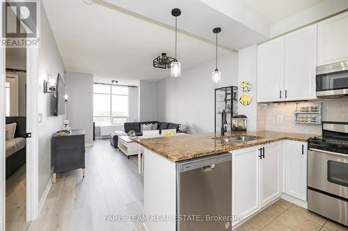 701 - 9235 Jane Street, Vaughan, ON - Indoor Photo Showing Kitchen With Double Sink