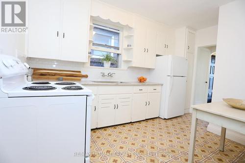 138 Bowie Avenue, Toronto, ON - Indoor Photo Showing Kitchen