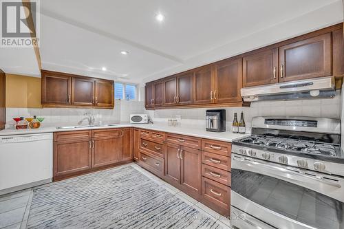 33 Hamer Boulevard, Toronto, ON - Indoor Photo Showing Kitchen