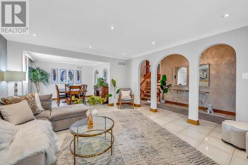 33 Hamer Boulevard, Toronto, ON - Indoor Photo Showing Living Room