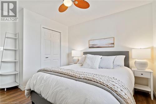 334 Parkwood Drive, Port Elgin, ON - Indoor Photo Showing Bedroom