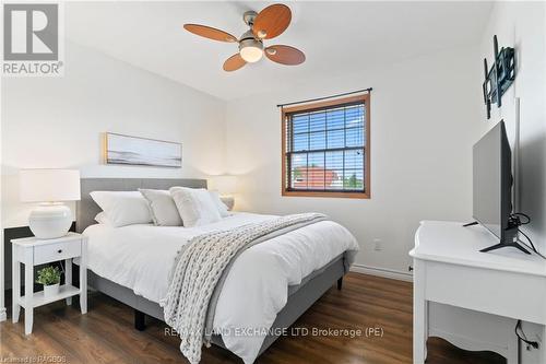 334 Parkwood Drive, Saugeen Shores, ON - Indoor Photo Showing Bedroom