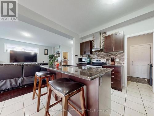 2 Castlebay Street, Kitchener, ON - Indoor Photo Showing Kitchen