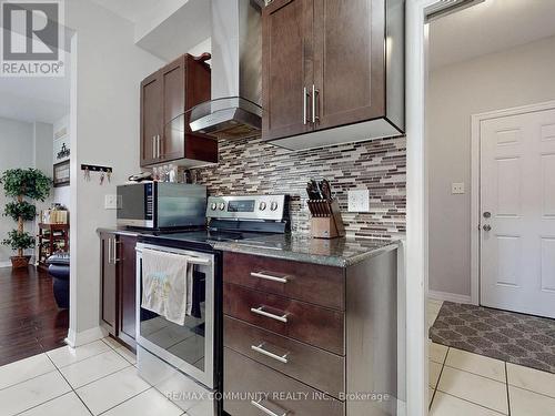 2 Castlebay Street, Kitchener, ON - Indoor Photo Showing Kitchen