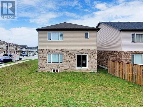 2 Castlebay Street, Kitchener, ON - Outdoor