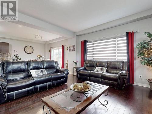 2 Castlebay Street, Kitchener, ON - Indoor Photo Showing Living Room