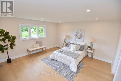 20 Clare Avenue, Hamilton (Hamilton Beach), ON - Indoor Photo Showing Bedroom