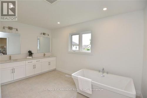 20 Clare Avenue, Hamilton (Hamilton Beach), ON - Indoor Photo Showing Bathroom